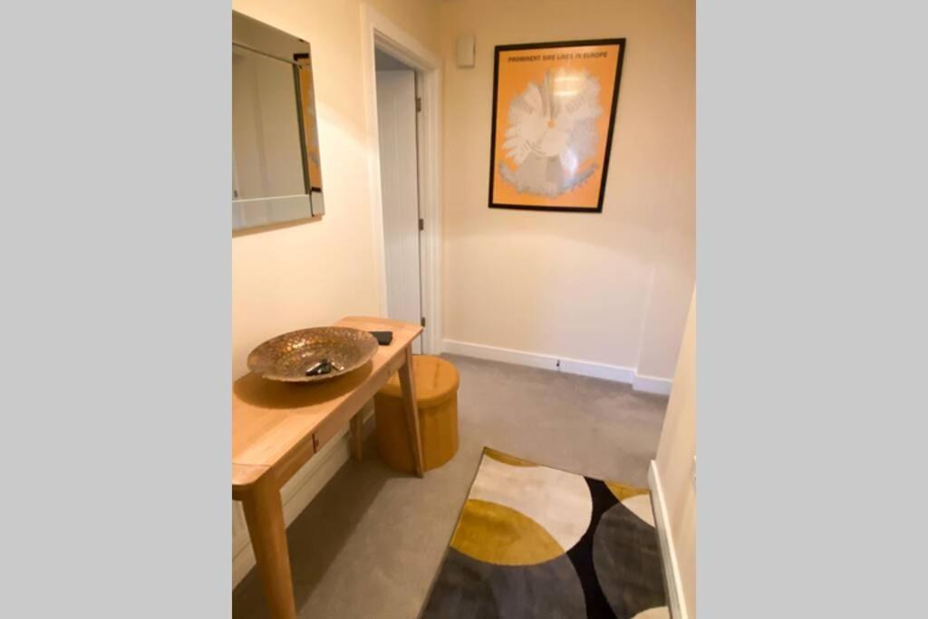 13 The Grosvenor, Luxury Flat, Central Newmarket, Ньюмаркет Экстерьер фото